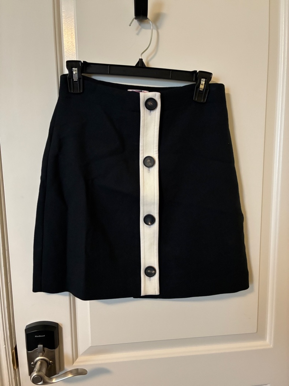 NWOT Kate spade Black A-Line Button-Front Mini Skirt with White Trim size 2
